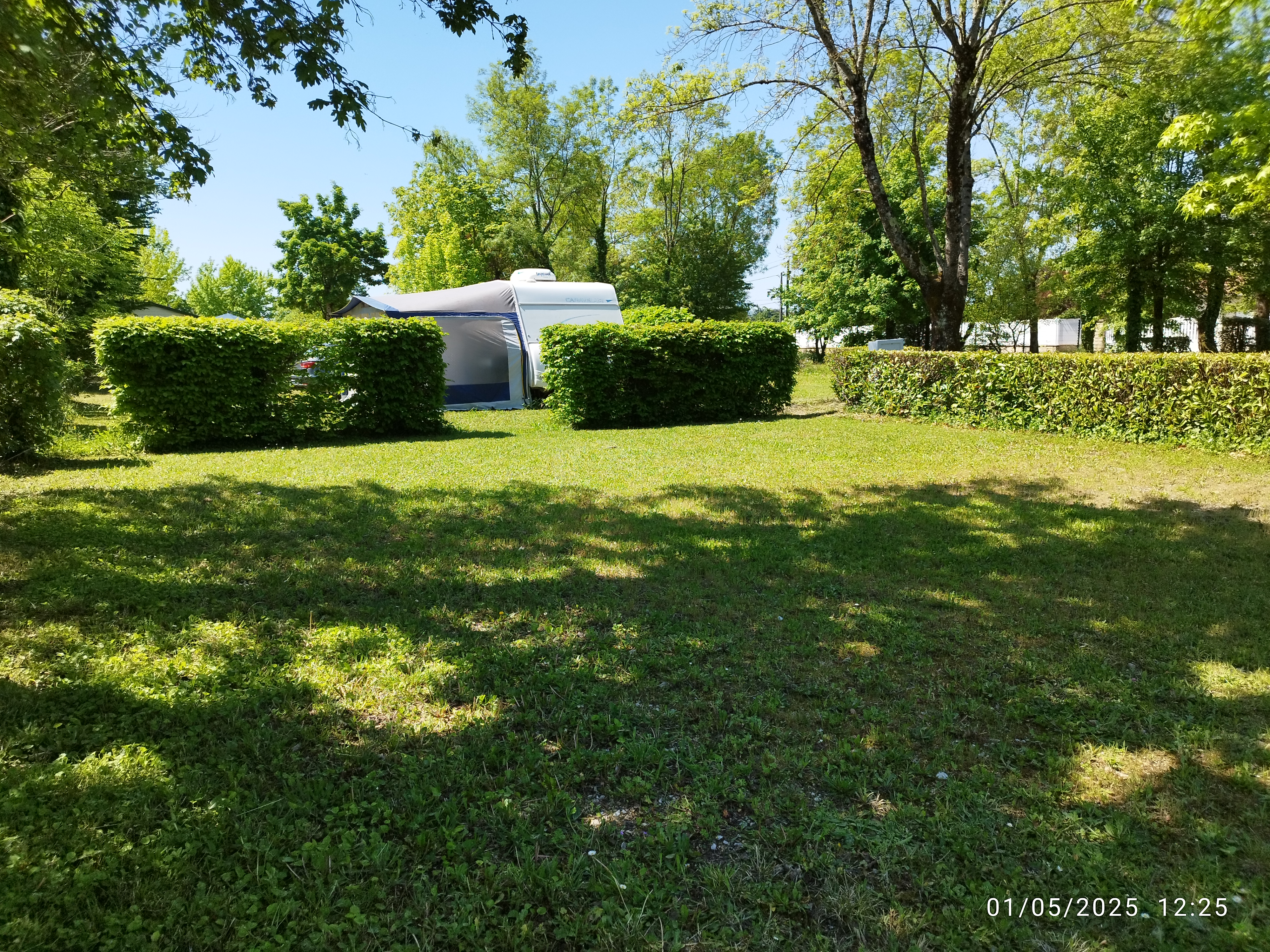 Emplacement nu pour tente au Camping Del Padel en Isère